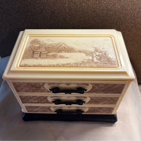Vintage Asian Faux Carved Ivory Jewelry Box - Picture 3 of 9